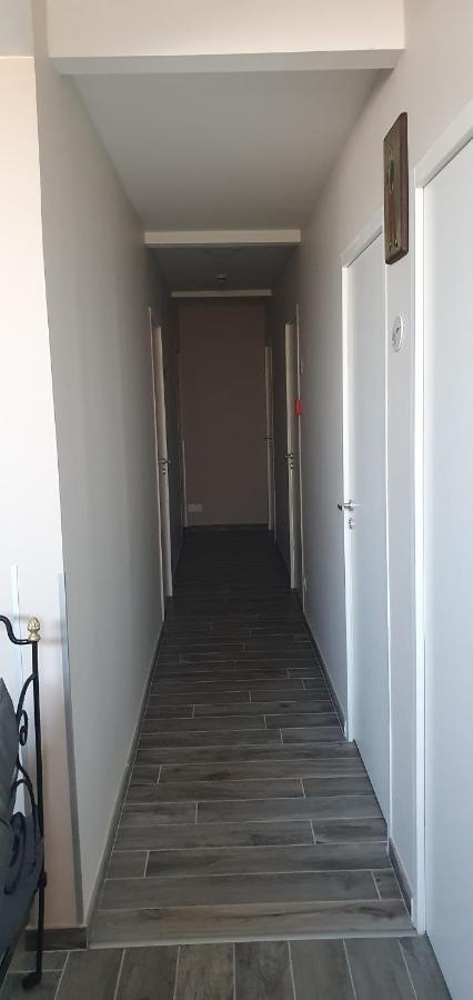 商务酒店 珀莱维尔 外观 照片